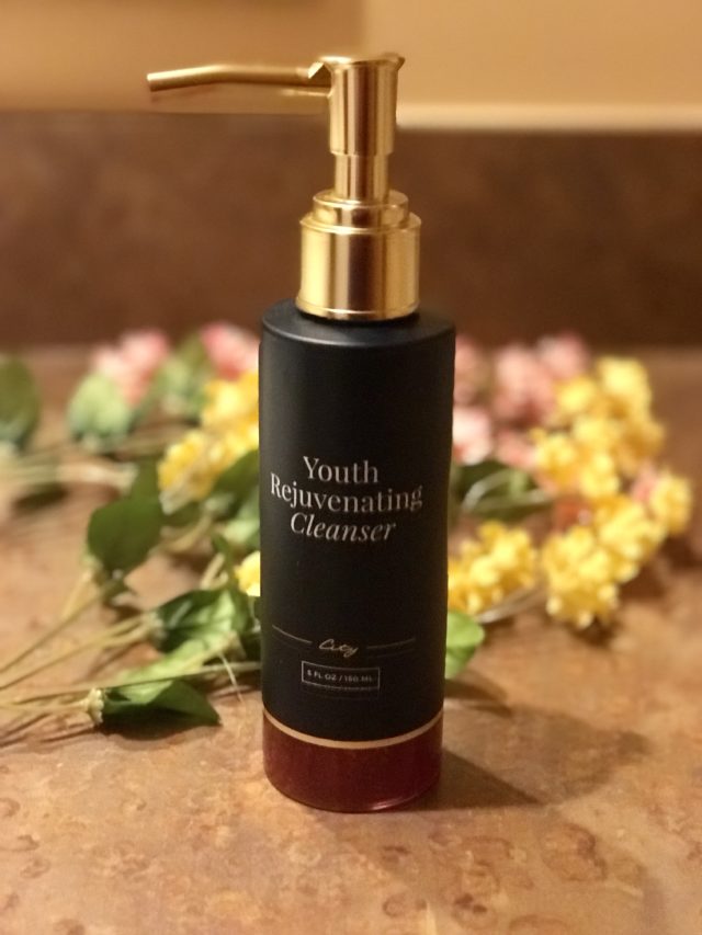 pump bottle of City Beauty Youth Rejuvenating Cleanser
