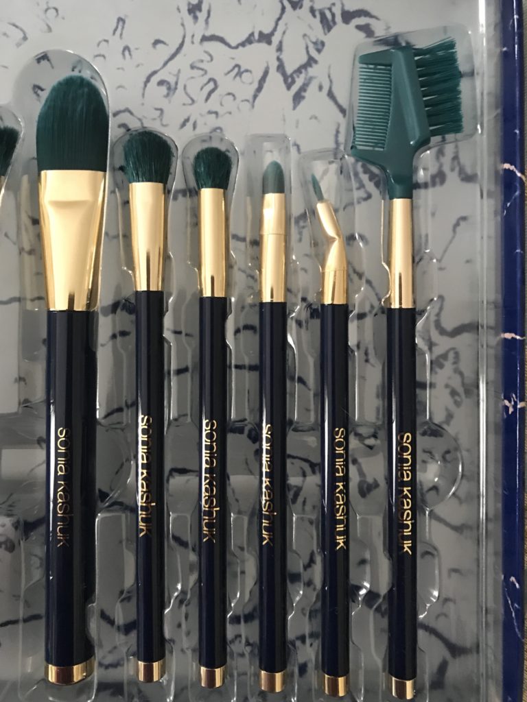 closeup of 6 makeup brushes from Sonia Kashuk LE set